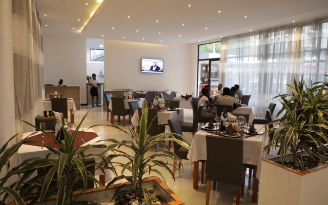 Villa Alpha International Hotel