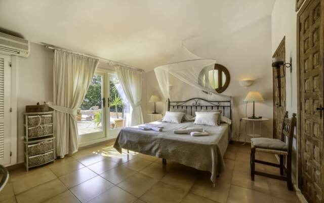 Apartment - 2 Bedrooms with Pool and Sea views - 104993