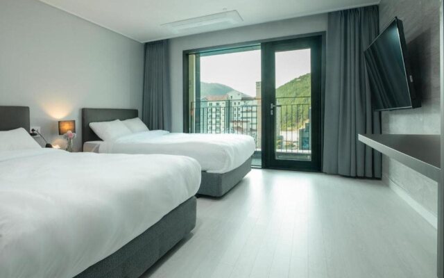 Miami Jeongseon Hotel