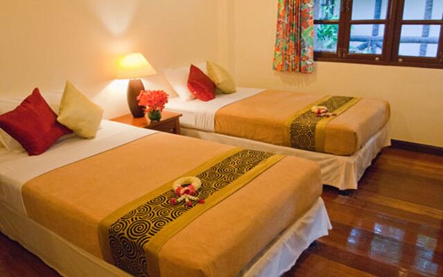 Baan Klang Aow Beach Resort