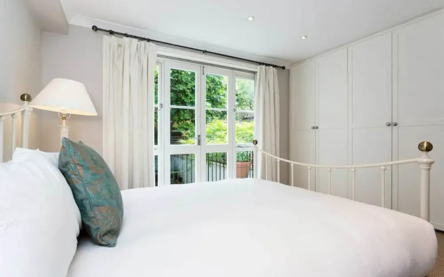 Relaxing Escape by the Kings Road