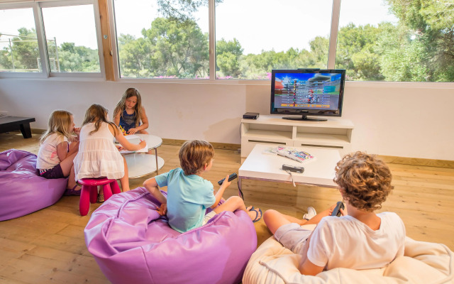 Blau Privilege Porto Petro Beach Resort & Spa