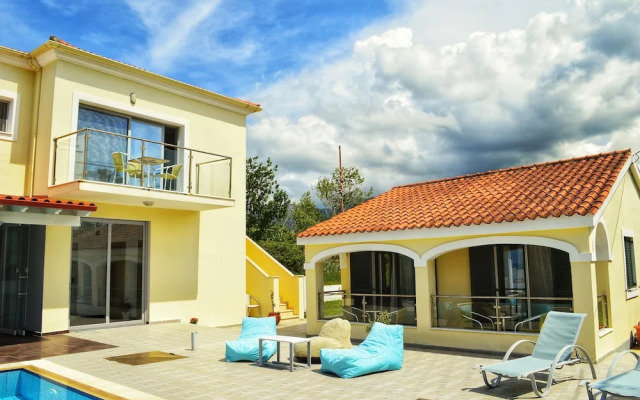 SunRose Beach Aparthotel