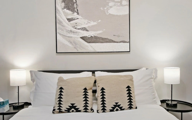 Cozy 2BR Apt - Sunnyside 2E