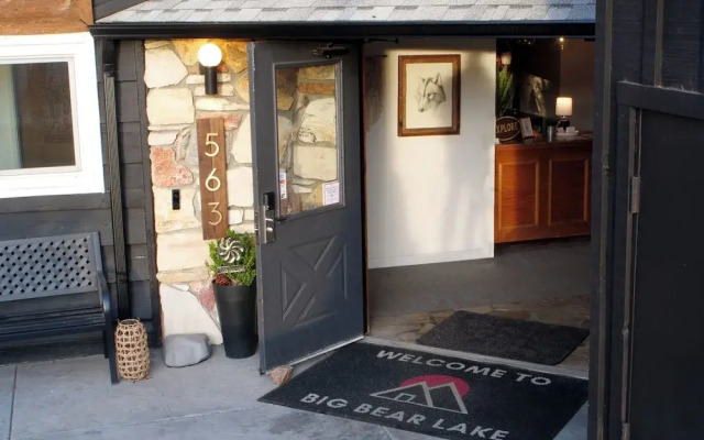 Sierra Blue Hotel & Swim Club