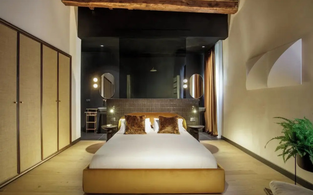 Palazzo Serpe Suites near Colosseum