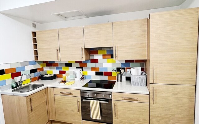 Impeccable 4-bed House in Manchester