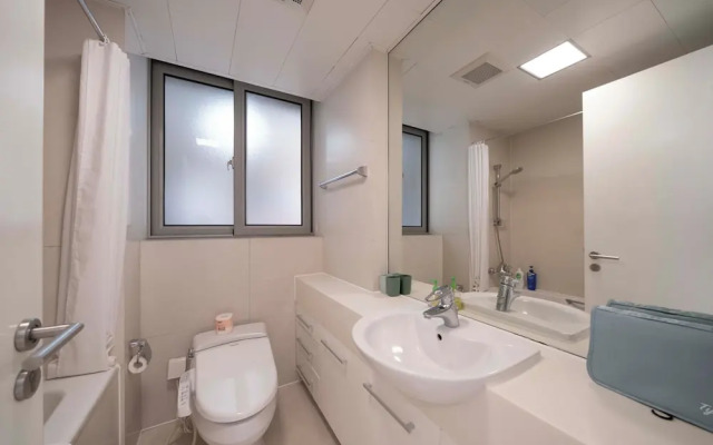 Tyms 1BR 1BA Apt Xujiahui Metro