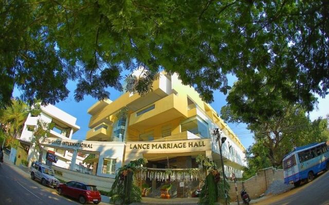 Hotel Lance International
