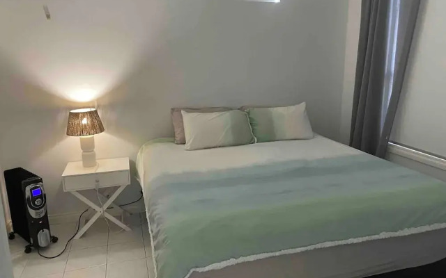 Cozy House Ideal Location