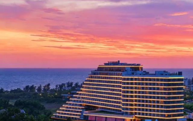 HUALUXE Beihai Silver Beach Resort – Outside – Beihai