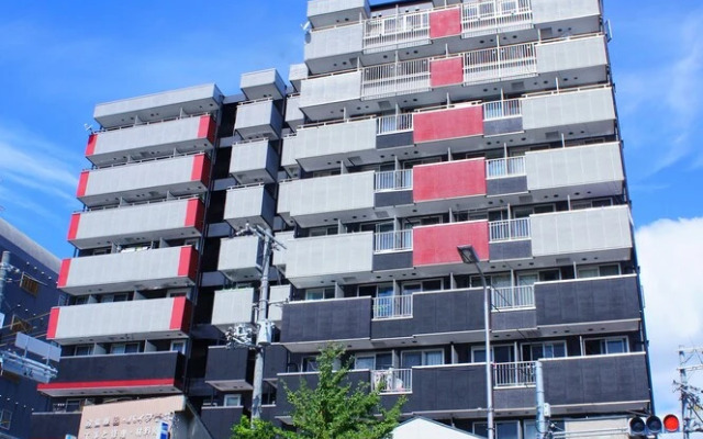 Tiara Court West apartment