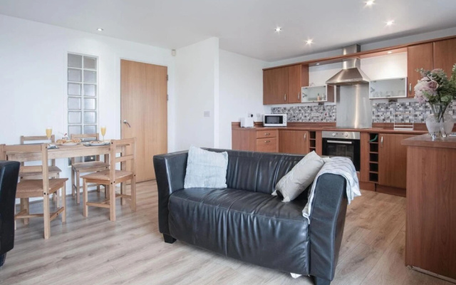 Beach View - 2 Bedroom Apartment - Llanelli