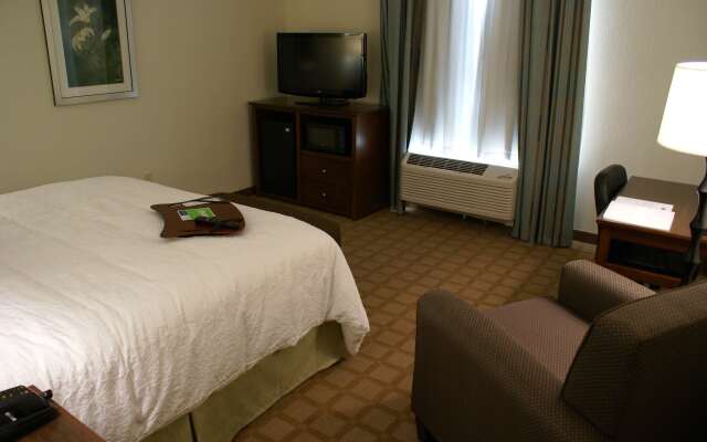 Hampton Inn & Suites Center