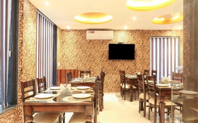 OYO Townhouse 516 Hotel N Suites