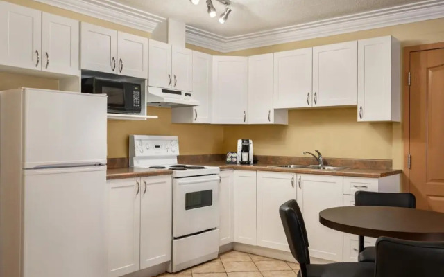 Days Inn & Suites Yellowknife