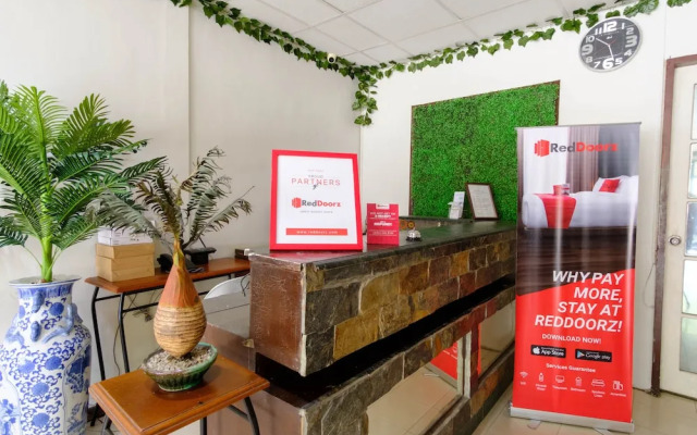 Pearl Manor Hotel by RedDoorz