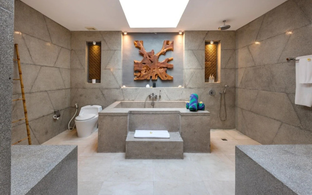 Charming Oceanfront 3 Br Villa in Seminyak