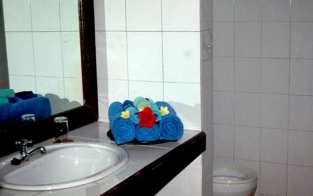Cempaka Lovina Hotel