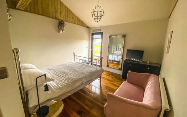 4bed Lodge Sleeps8-pet Friendly-hot Tub-log Burner