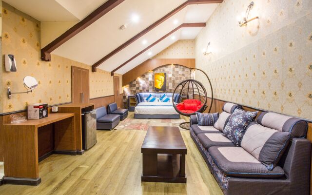 Royal Empire Boutique Hotel