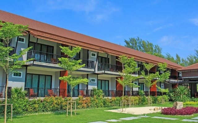 The Breeze Lipe Resort