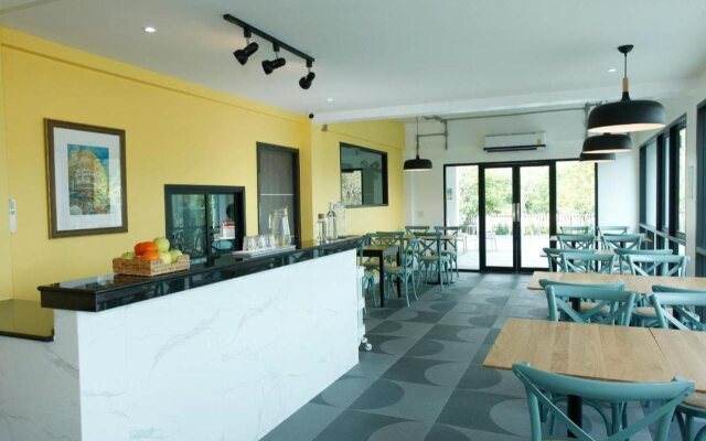 Port Canary Hotel