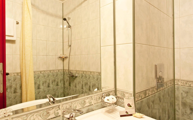 Saint George Hotel & Medical Spa