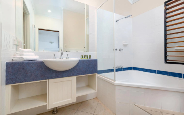 Seascape Holidays at 30 Tropic Style