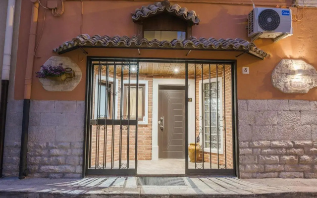 ROBERTO's Guest House