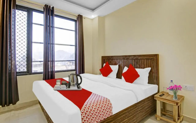 OYO Flagship 70251 Hotel Starwood
