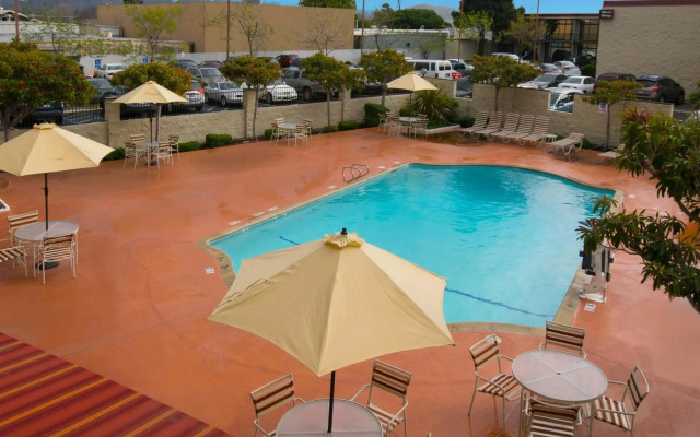 Oakland Airport Executive Hotel
