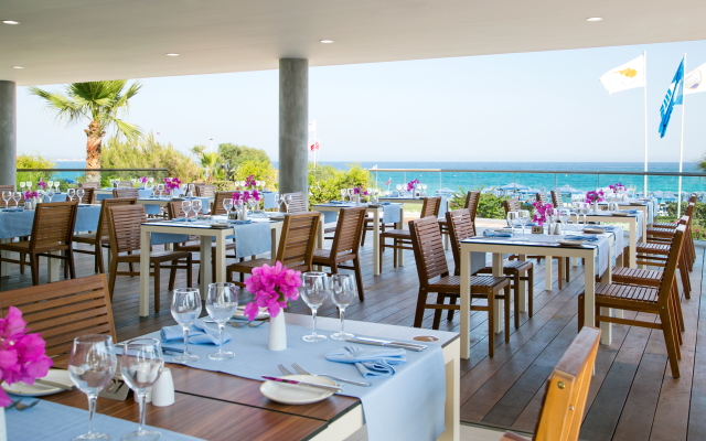 Asterias Beach Hotel