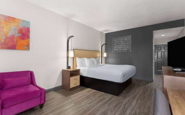 La Quinta Inn & Suites by Wyndham Ft. Pierce