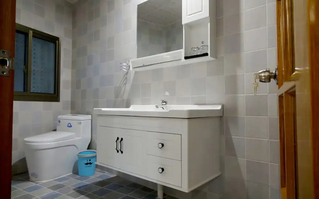 Xiang Shan Lin Hai Homestay