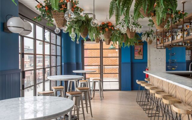 Motto by Hilton Washington DC City Center