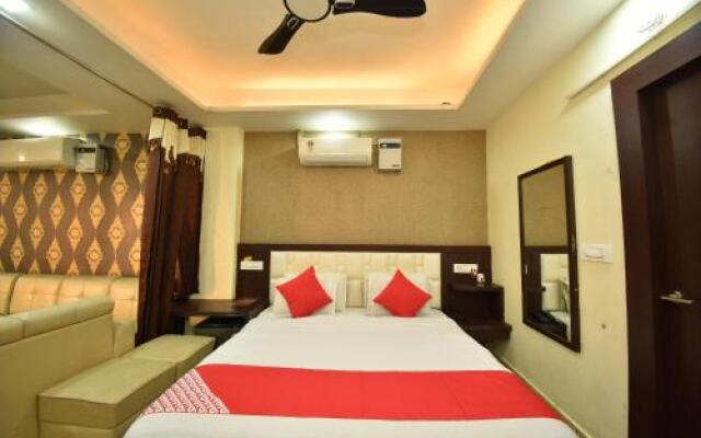 OYO 8950 Hotel Jhankar