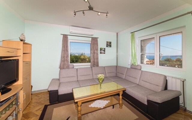 Nice Home in Kastel Novi With Wifi and 5 Bedrooms