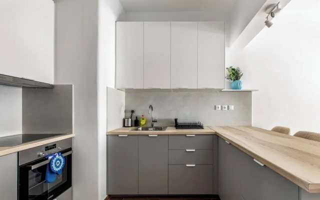 Les Nuances de Blue 1-BR Apt in Athens