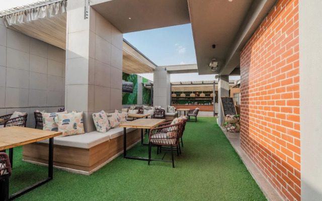 Stay Studio Hotel & Residences