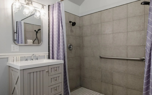 Hounds Tooth Inn