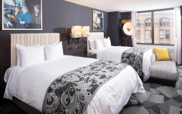 Saint Kate - The Arts Hotel