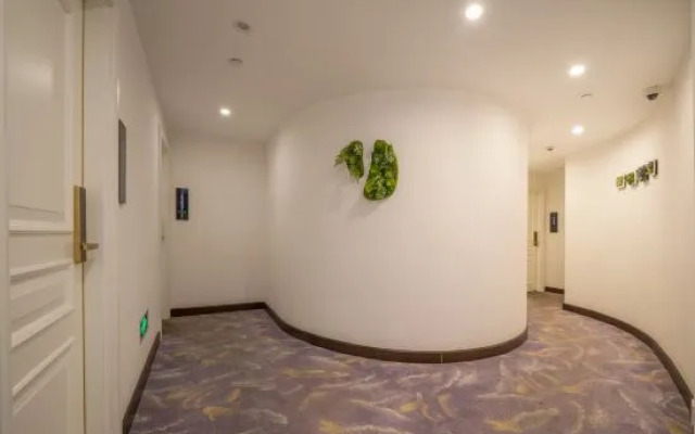 Shanghai Maritime Phoenix theme Hotel