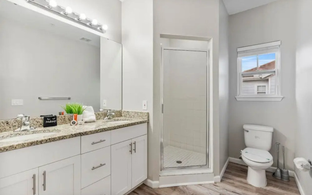 Thematic 4 bdr Near Disney-22101