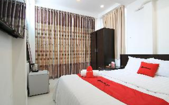 The Nguyens Cafe Dct by RedDoorz