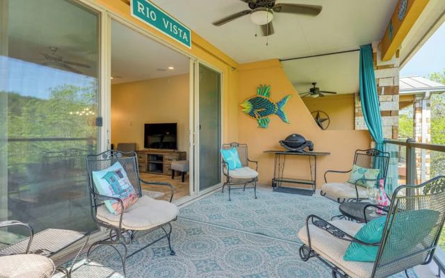 'rio Vista' Condo: Direct Guadalupe River Access!