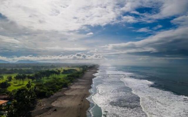 Ola Bonita BeachFront Apart Hotel