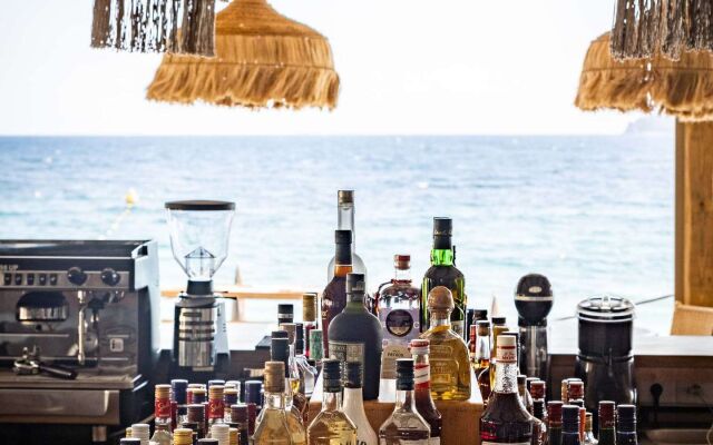 Thalassa Cape Philian Collection