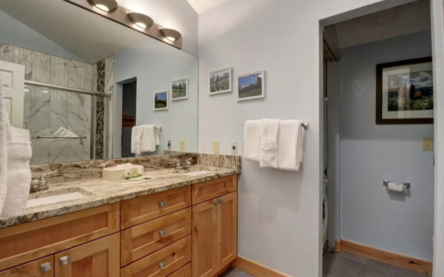 Woods21 Townhome 3 Bedroom Townhouse
