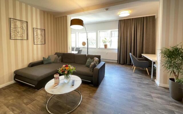 Zur Altstadt - Am Fuße der Osterburg - Gaststätte, Pension, FEWO